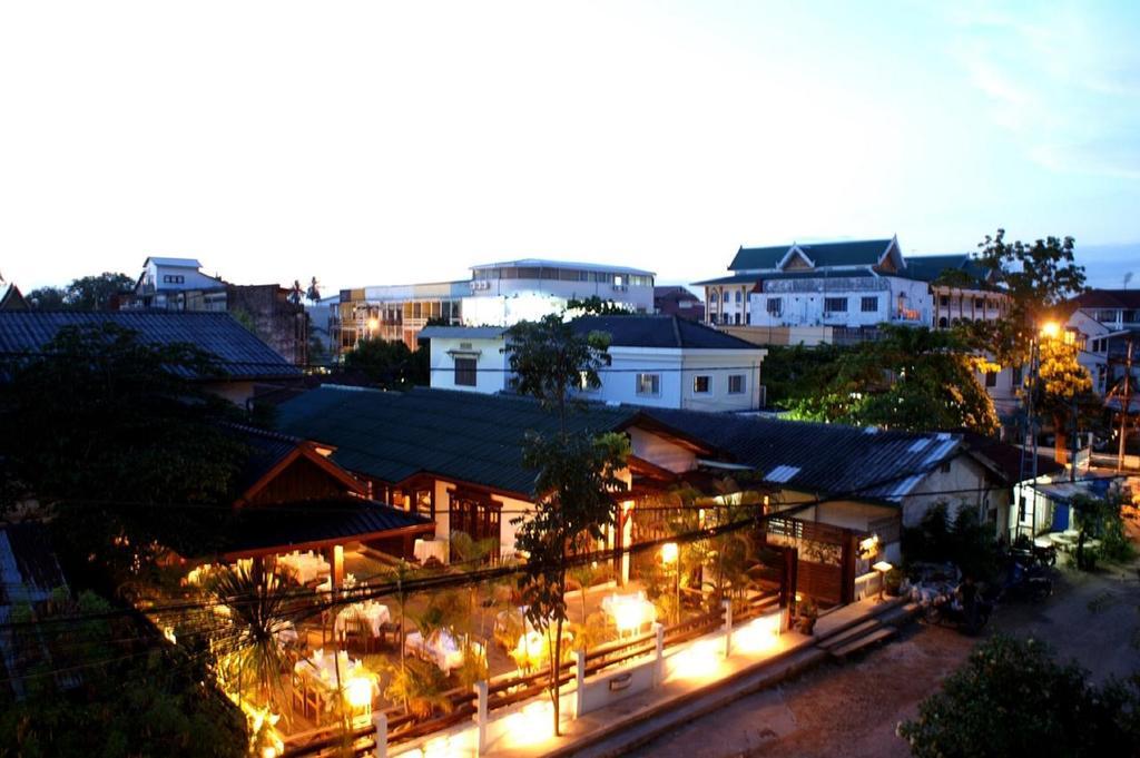 Avilla Phasouk Hotel Vientiane Extérieur photo